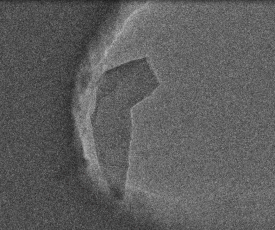 Dynamic tomography of InAs V-shaped membranes while in-situ heating